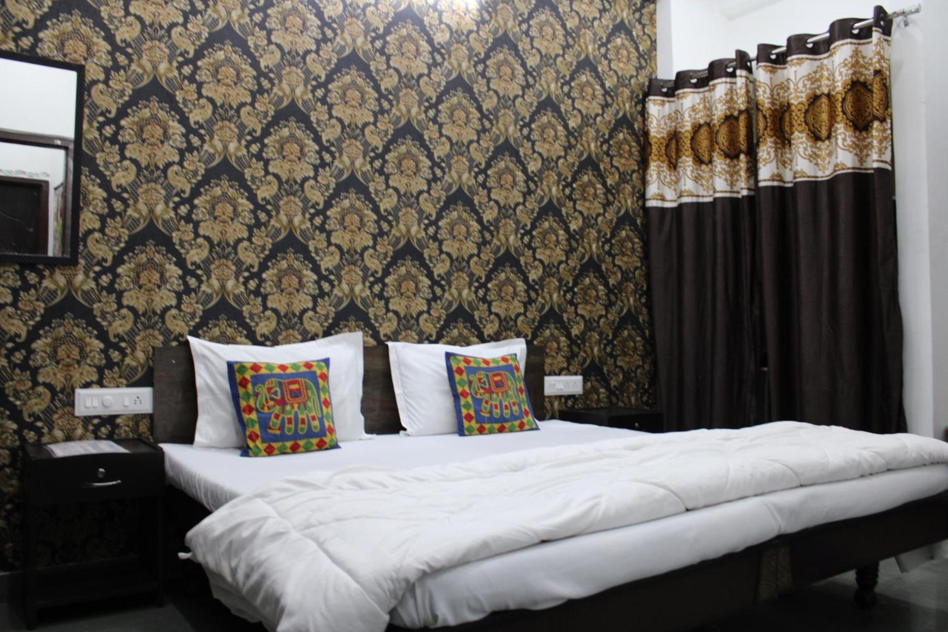 Hill Paradise Home Stay Udaipur Exterior photo