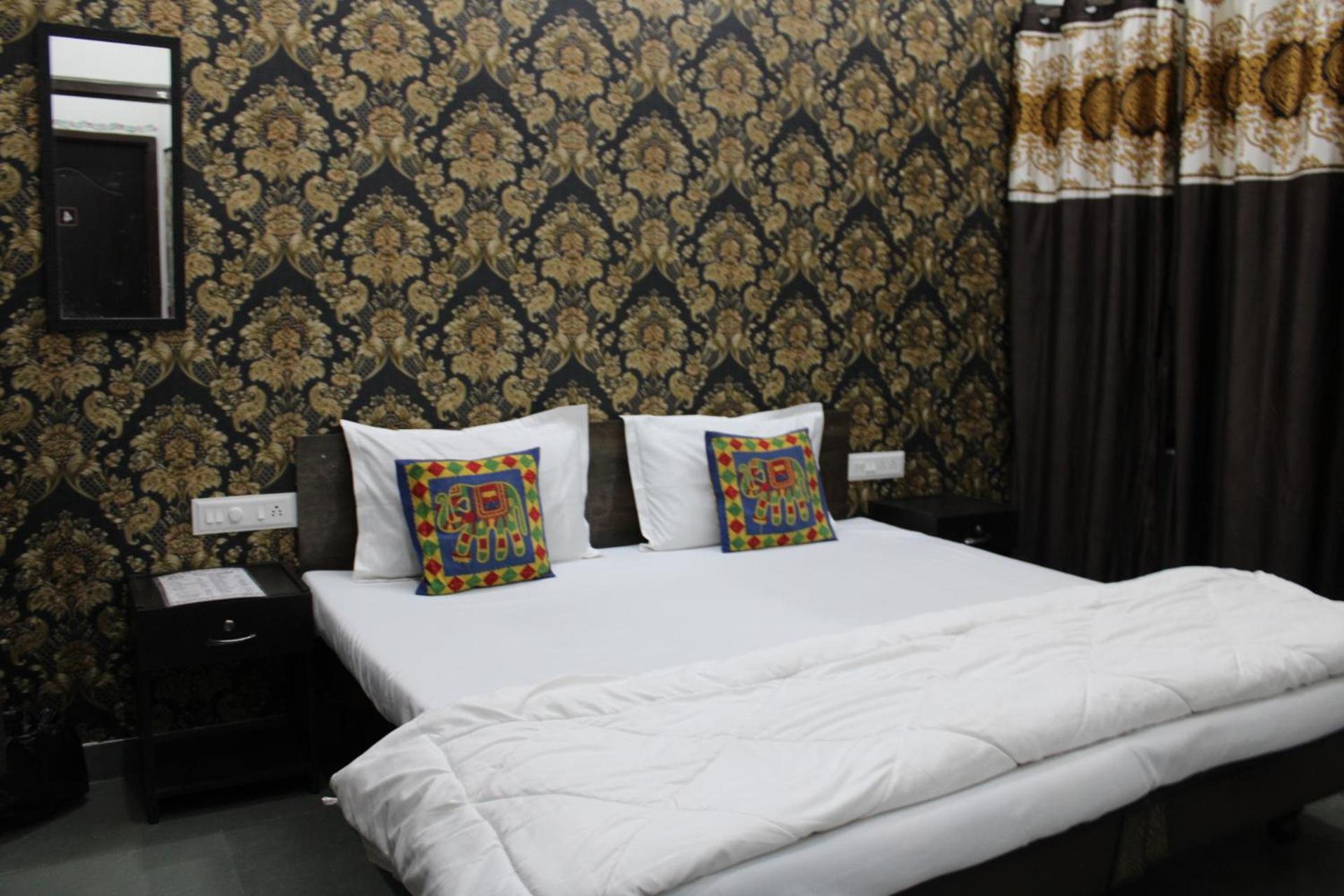 Hill Paradise Home Stay Udaipur Room photo